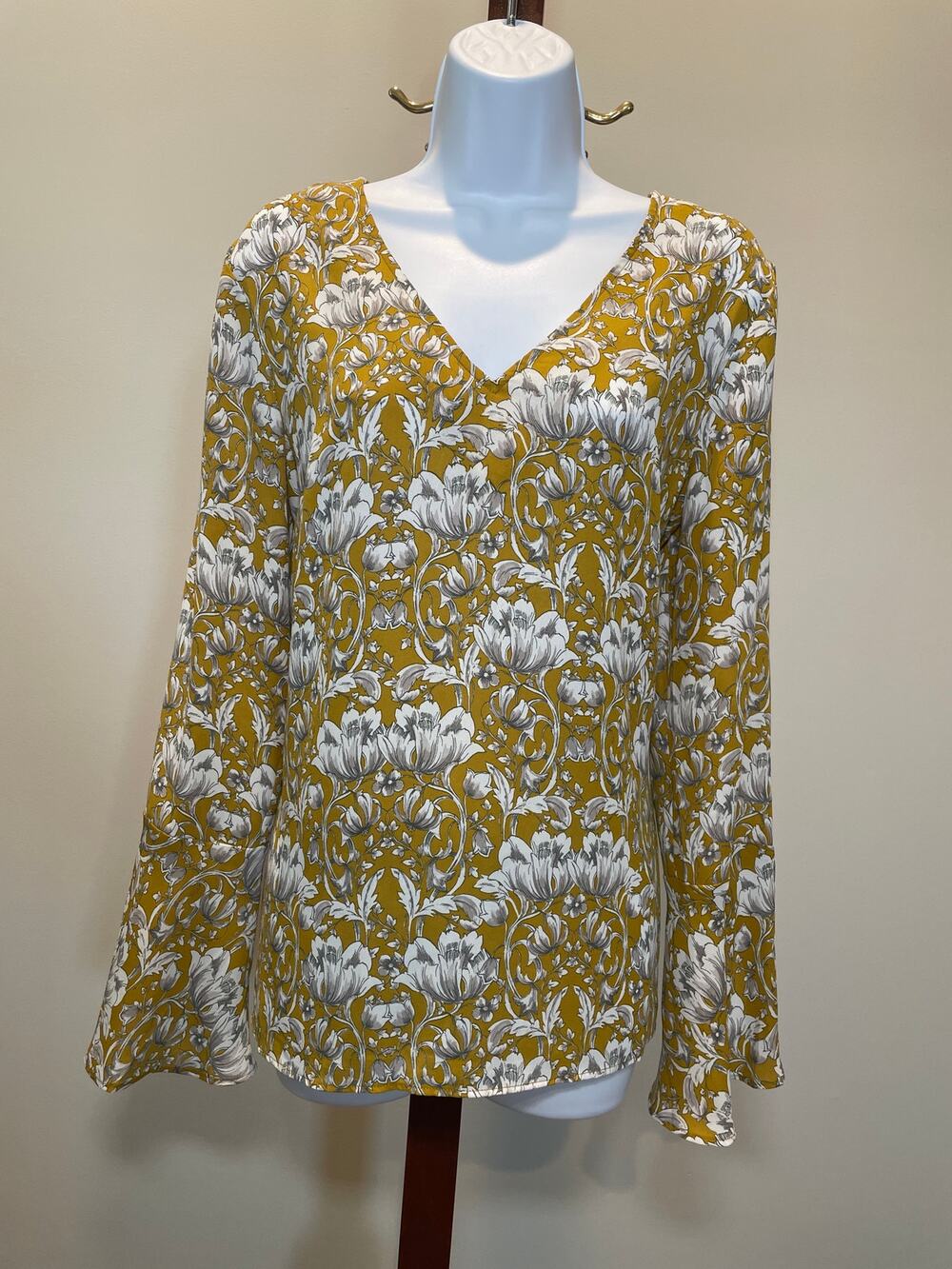 Banana Republic Floral Bell Sleeve Top Size M Golden Yellow Lightweight
